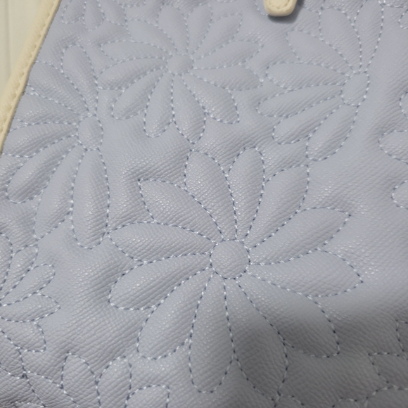 Xobeca Betsey Johnson Tote - Picture 7 of 7